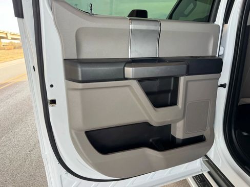 Used 2022 Ford F350 XLT w/ XLT Premium Package image 18