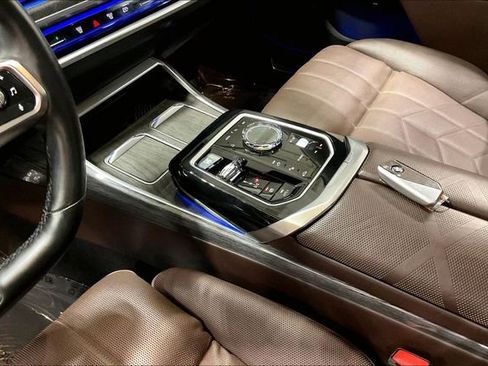 Used 2024 BMW 740i xDrive w/ Premium Package AWD/4WD image 16