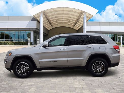 Used 2019 Jeep Grand Cherokee Limited image 3