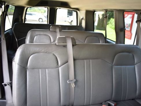 Used 2024 Chevrolet Express 3500 LS RWD image 15