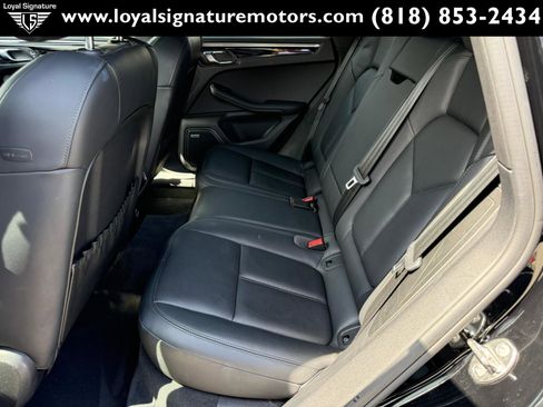 Used 2020 Porsche Macan AWD/4WD image 14