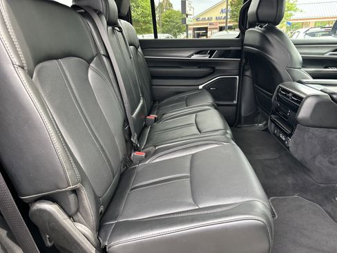 Used 2024 Jeep Wagoneer Series II w/ Flexible Seating Group RWD image 16