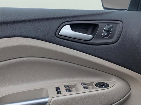 Used 2019 Ford Escape SE image 13