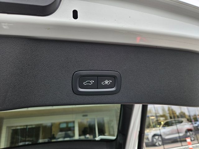 Used 2023 Volvo C40 P8 Recharge Ultimate AWD/4WD image 13