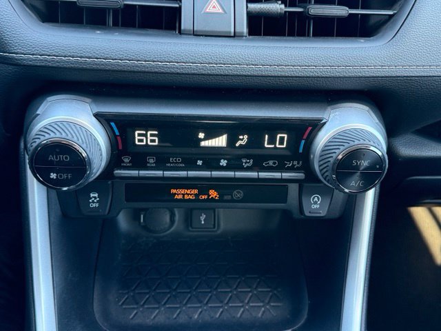 Used 2020 Toyota RAV4 XLE FWD image 21