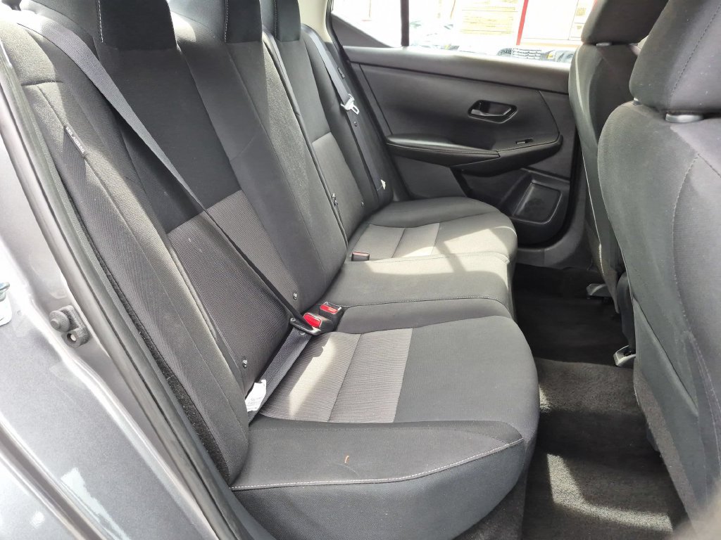 Used 2025 Nissan Sentra SV FWD image 30