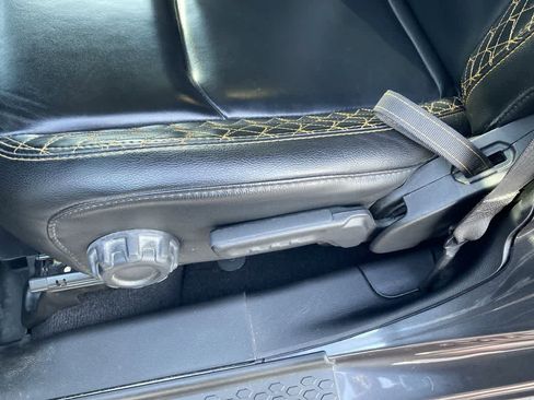 Used 2021 Jeep Gladiator Overland image 12