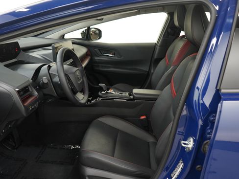 Used 2025 Toyota Prius Plug-In Hybrid image 21