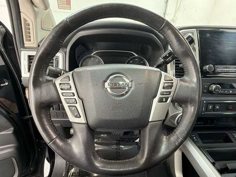 Used 2020 Nissan Titan SL w/ Moonroof Package AWD/4WD image 16