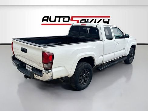 Used 2021 Toyota Tacoma SR5 RWD image 7