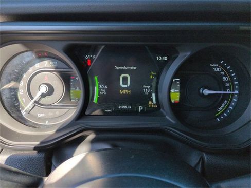 Used 2024 Jeep Wrangler Unlimited Sahara image 27