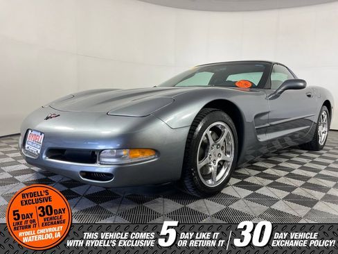 Used 2004 Chevrolet Corvette Coupe RWD image 10