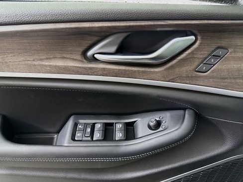 New 2026 Jeep Grand Cherokee Limited image 18