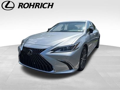 New 2025 Lexus ES 350 w/ Premium Package