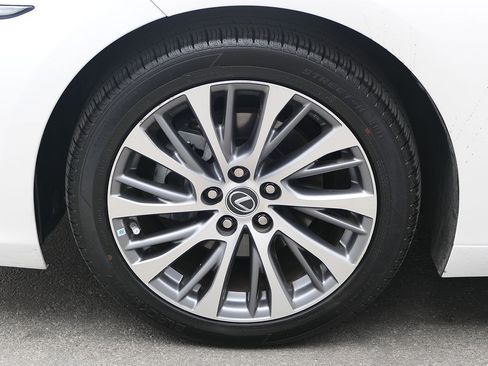 Used 2020 Lexus ES 350 w/ Premium Package FWD image 10