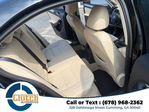 Used 2015 Volkswagen Jetta SE FWD image 16