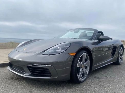 Used 2022 Porsche 718 Boxster RWD image 3