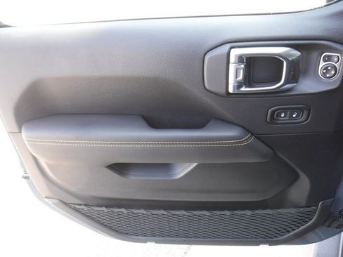 New 2025 Jeep Wrangler Unlimited Rubicon 392 image 28