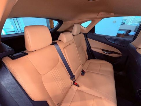 Used 2024 Lexus NX 250 FWD image 12