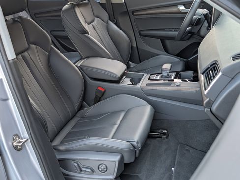 Used 2025 Audi Q5 e Premium image 22