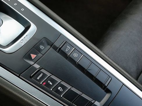 Used 2019 Porsche 911 Carrera RWD image 21