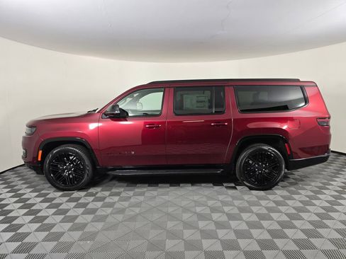 New 2025 Jeep Wagoneer L Series II w/ HD Trailer Tow Package w/25F image 7