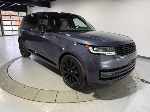 Used 2025 Land Rover Range Rover Long Wheelbase SE AWD/4WD image 5