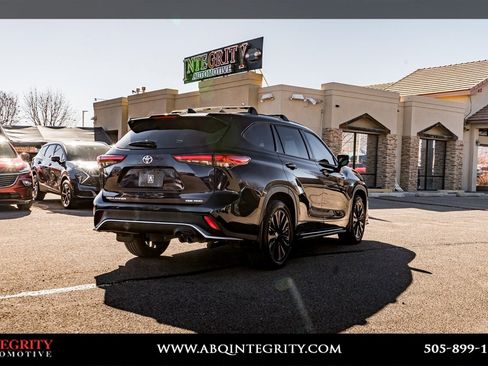 Used 2023 Toyota Highlander XSE image 7