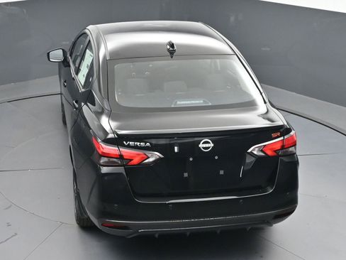 New 2025 Nissan Versa SR w/ Trunk Package FWD image 32