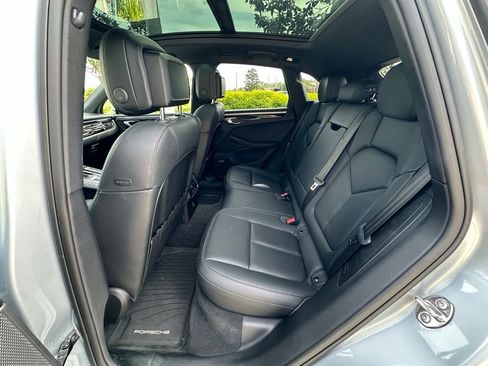 Certified 2020 Porsche Macan S AWD/4WD image 20
