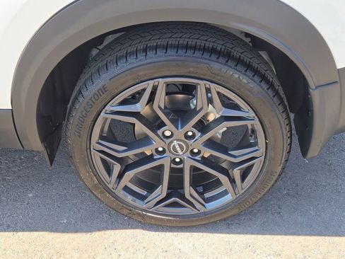 New 2025 Nissan Kicks SR image 5