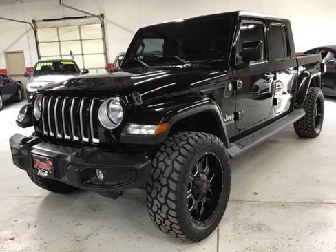 Used 2020 Jeep Gladiator Overland image 1