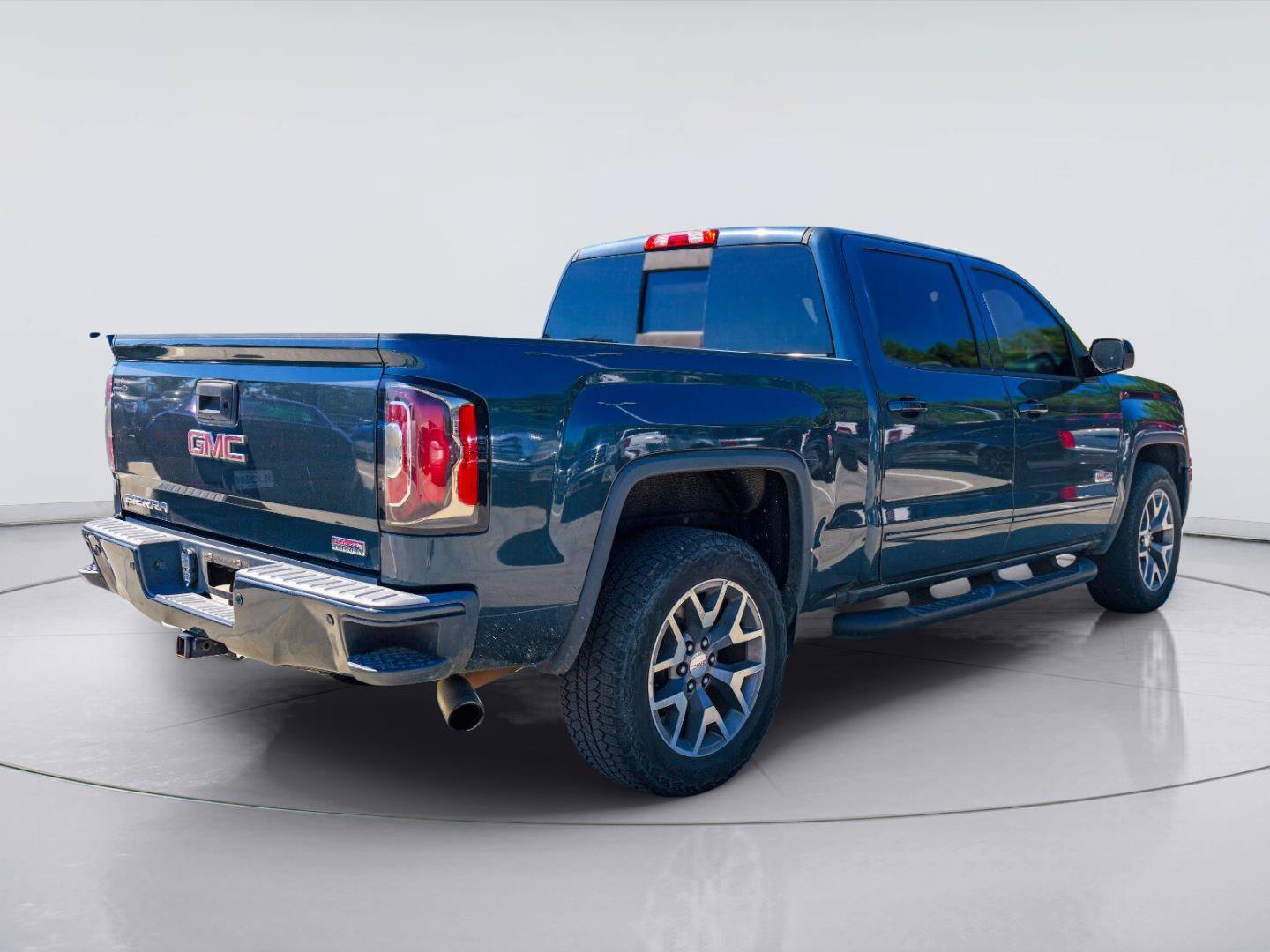 Used 2018 GMC Sierra 1500 SLT AWD/4WD image 13