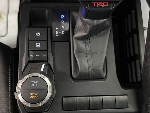 Used 2024 Toyota Tacoma TRD Sport AWD/4WD image 19