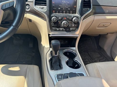 Used 2017 Jeep Grand Cherokee Limited AWD/4WD image 14