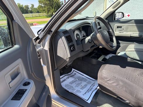 Used 2005 Dodge Dakota SLT AWD/4WD image 2