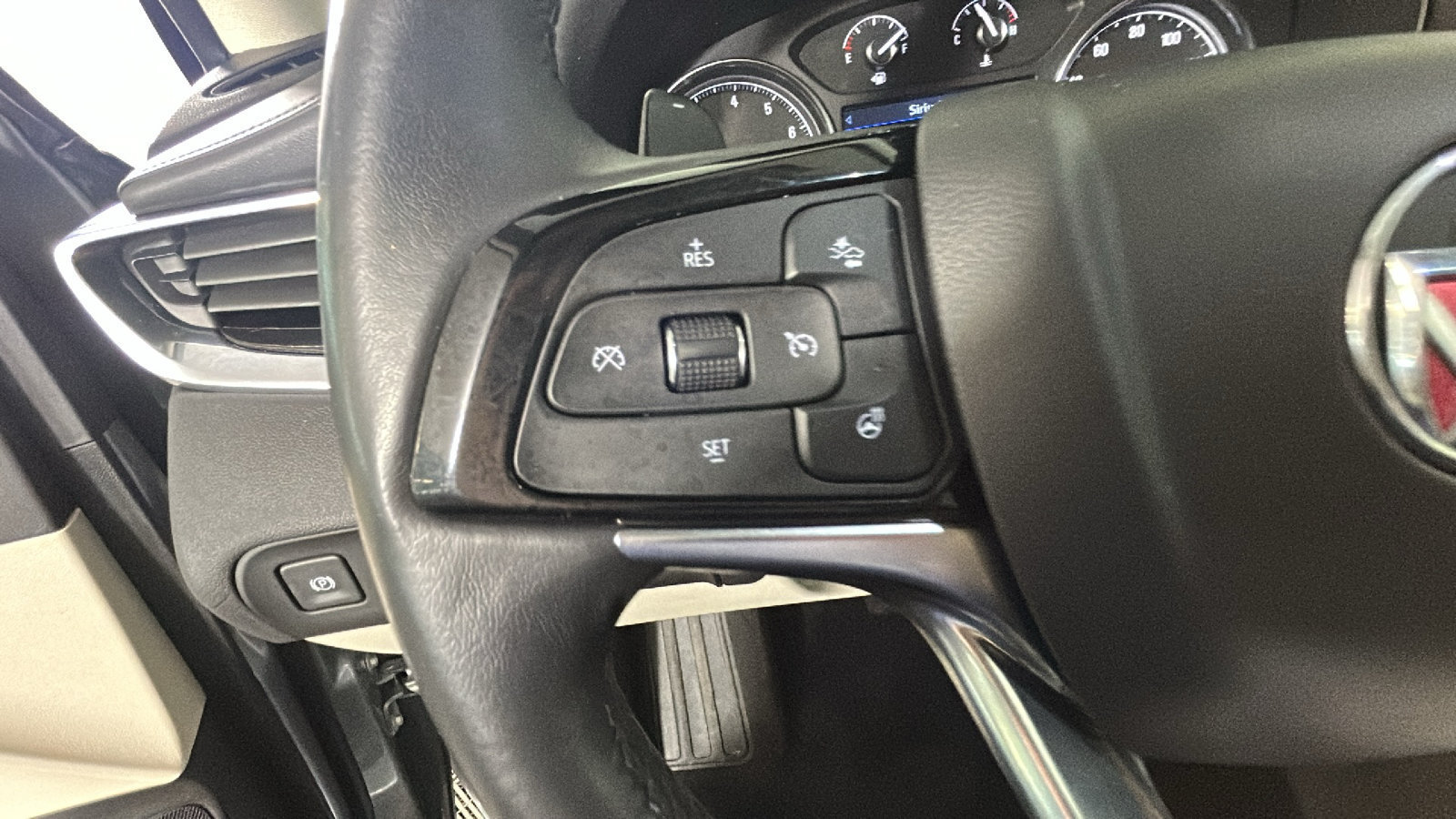 Used 2023 Buick Enclave Essence w/ Experience Buick Package AWD/4WD image 18