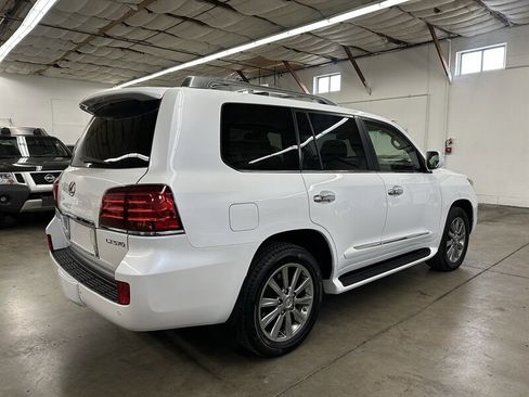 Used 2010 Lexus LX 570 4WD image 3