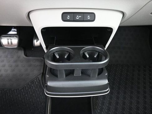 New 2025 Volkswagen ID. Buzz 1st Edition image 4