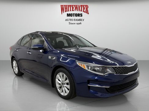 Used 2018 Kia Optima EX w/ Premium Package image 4
