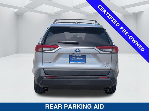 Used 2022 Toyota RAV4 XLE Premium AWD/4WD image 6