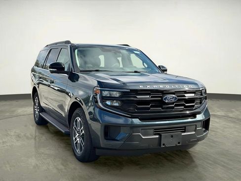 New 2025 Ford Expedition Active image 13
