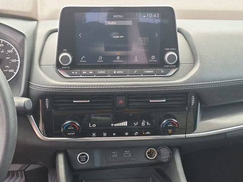 Used 2023 Nissan Rogue SV FWD image 15