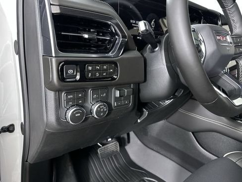 New 2026 GMC Yukon XL Elevation w/ Elevation Premium Package AWD/4WD image 19