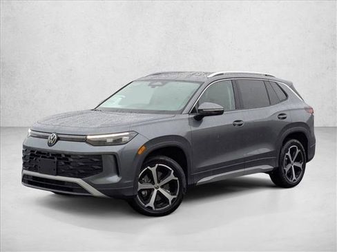 New 2026 Volkswagen Tiguan SE image 1