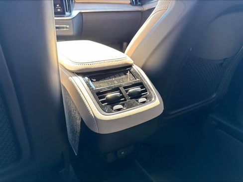 New 2026 Volvo XC90 B5 Core AWD/4WD image 16