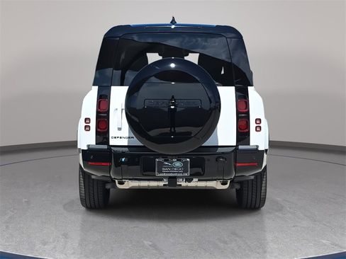 New 2025 Land Rover Defender 130 X-Dynamic SE image 6