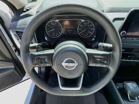 Used 2024 Nissan Rogue SV AWD/4WD image 36