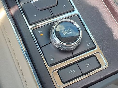 Used 2024 Ford Expedition Max Platinum AWD/4WD image 22
