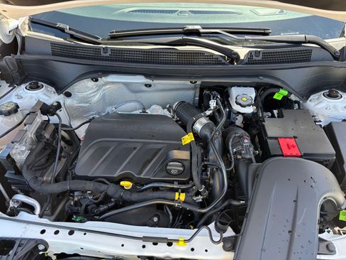 Used 2025 Buick Envista Sport Touring image 31